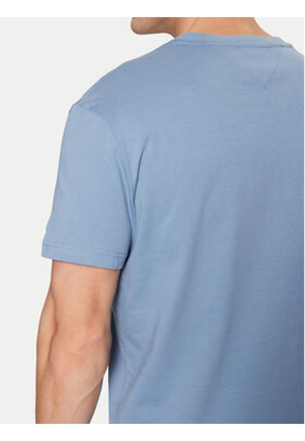 Tommy Jeans T-Shirt Signature DM0DM21109 Niebieski Regular Fit. Kolor: niebieski. Materiał: bawełna