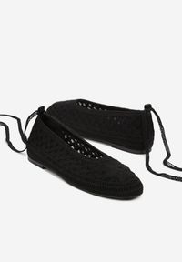 Renee - Czarne Balerinki Vices z Szydełkową Cholewką i Wiązaniem Wokół Kostki Ernelia. Okazja: na co dzień. Kolor: czarny. Materiał: jeans. Szerokość cholewki: normalna. Styl: elegancki, casual #4