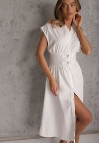 Renee - Biała Sukienka na Guziki z Gorsetowym Panelem z Klamrami w Talii Frose. Typ kołnierza: dekolt gorset. Kolor: biały. Typ sukienki: gorsetowe. Długość: midi #1