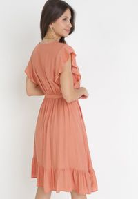 Born2be - Pomarańczowa Rozkloszowana Sukienka z Gumką w Pasie Pabelin. Kolor: pomarańczowy. Materiał: materiał. Typ sukienki: kopertowe #2