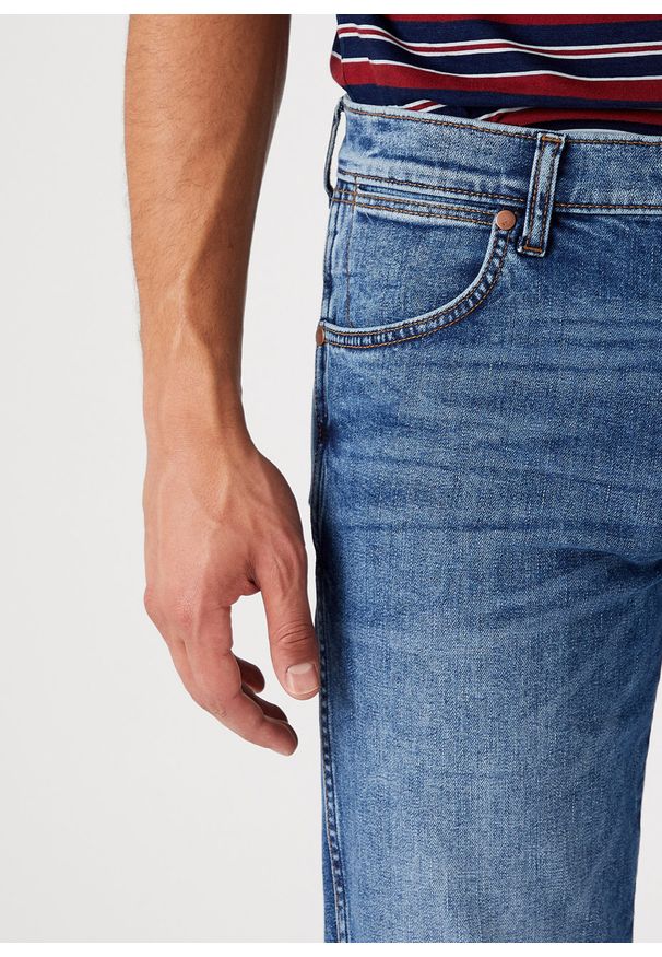 Wrangler - WRANGLER GREENSBORO MĘSKIE SPODNIE JEANSOWE DARK WATERS W15Q5929V 112145820