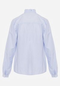 Renee - Niebieska Koszula z Bawełną Zdobiona Haftem i Stójką z Falbanką Linivia. Typ kołnierza: kołnierzyk stójkowy. Kolor: niebieski. Materiał: bawełna. Wzór: aplikacja, haft. Styl: boho #4