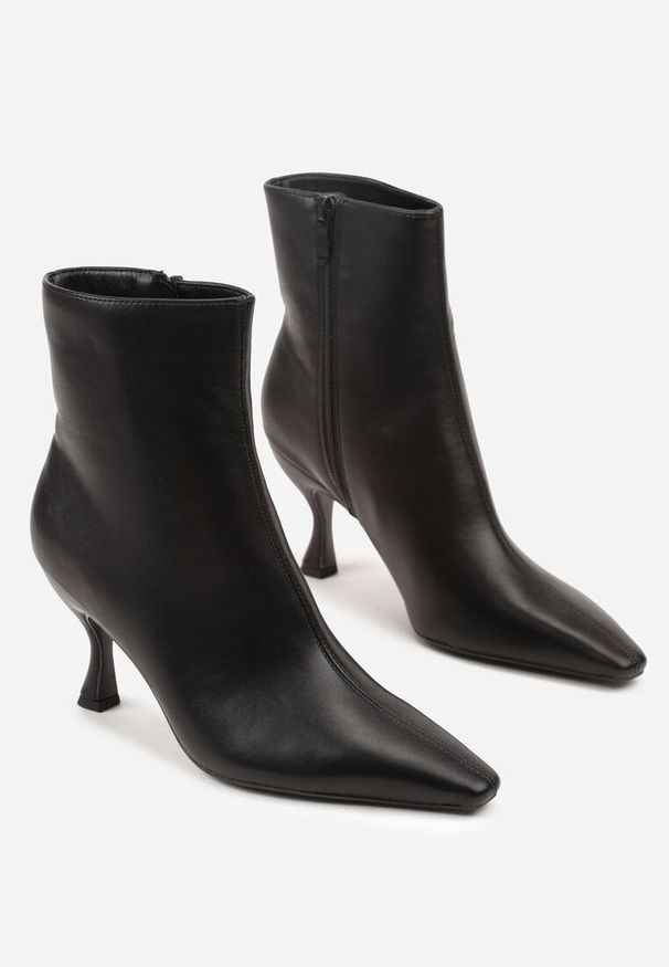 Renee - Czarne Botki Vices na Kaczuszce Fallonea. Kolor: czarny. Materiał: jeans. Obcas: na szpilce. Styl: elegancki. Wysokość obcasa: średni