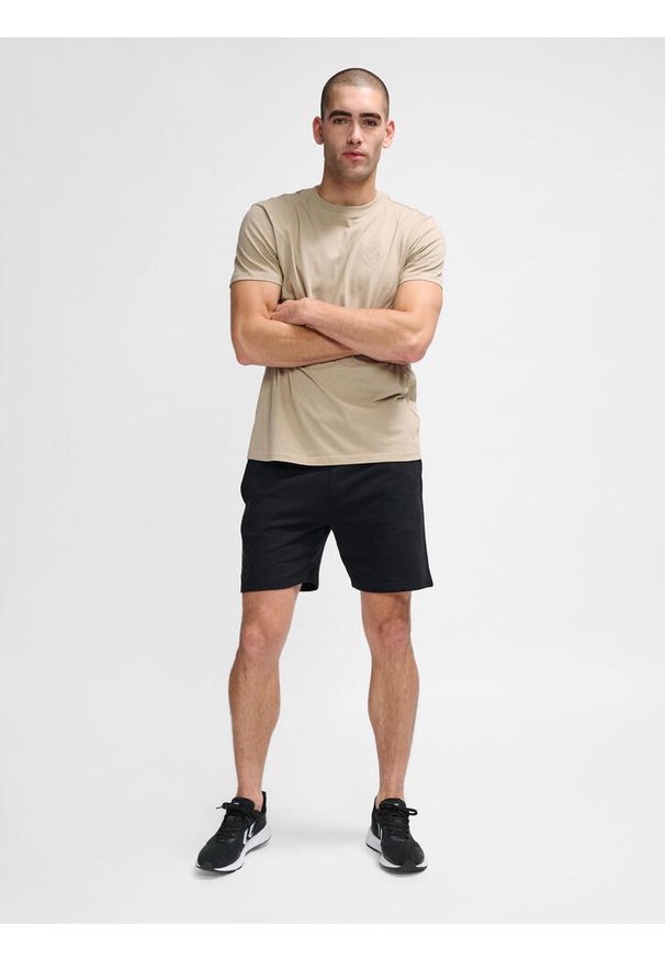 Krótka Hummel Active CO. Kolor: czarny. Długość: krótkie. Sport: fitness