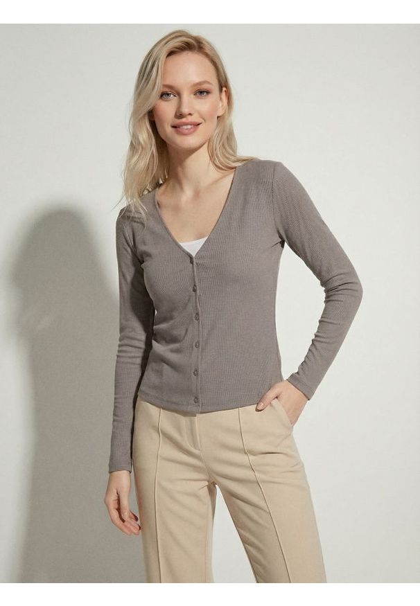 Sinsay - Prążkowana bluzka z wiskozy - brązowy. Kolor: brązowy. Materiał: prążkowany, wiskoza