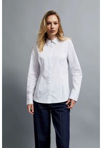 MOODO - Gładka koszula biała. Kolor: biały. Materiał: poliester, elastan, bawełna. Wzór: gładki
