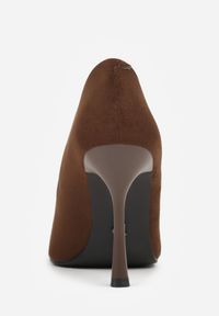 Renee - Brązowe Klasyczne Szpilki Vices z Wkładką ze Skóry Naturalnej Alondie. Okazja: na wesele, na ślub cywilny, do pracy, na spotkanie biznesowe. Kolor: brązowy. Materiał: skóra. Obcas: na szpilce. Styl: klasyczny. Wysokość obcasa: średni #9