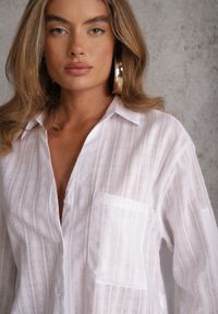 Renee - Biała Koszula Oversize z Bawełny w Paski z Podwijanymi Rękawami Mesevis. Kolor: biały. Materiał: bawełna. Wzór: paski. Styl: elegancki #3