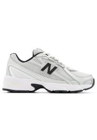 Buty dziecięce New Balance GR740NW – szare. Kolor: szary. Materiał: materiał, syntetyk. Szerokość cholewki: normalna. Sezon: lato. Sport: turystyka piesza