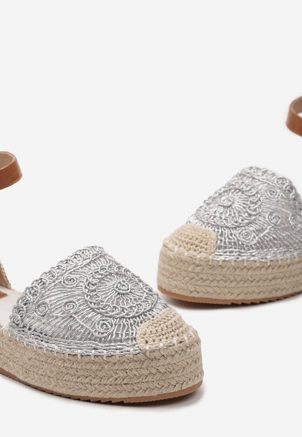 Born2be - Srebrne Espadryle na Grubej Plecionej Podeszwie z Ażurowym Wykończeniem Artiva. Kolor: srebrny. Wzór: ażurowy. Sezon: lato