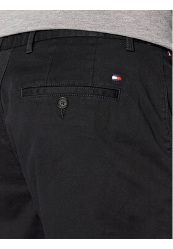 TOMMY HILFIGER - Tommy Hilfiger Szorty materiałowe Brooklyn MW0MW23563 Czarny Regular Fit. Kolor: czarny. Materiał: bawełna