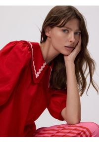 Reserved - Koszula z dekoracyjnym kołnierzem - czerwony. Kolor: czerwony. Materiał: bawełna #1