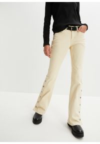 bonprix - Spodnie twillowe z paskiem i plisą guzikową z boku (2 części). Kolor: biały