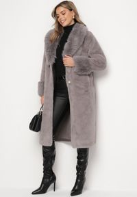 Born2be - Szary Futerkowy Płaszcz z Szerokim Kołnierzem i Mankietami z Wiązanym Paskiem Viaruna. Okazja: na co dzień, na imprezę. Kolor: szary. Materiał: dzianina. Długość rękawa: długi rękaw. Długość: długie. Styl: casual, elegancki #5