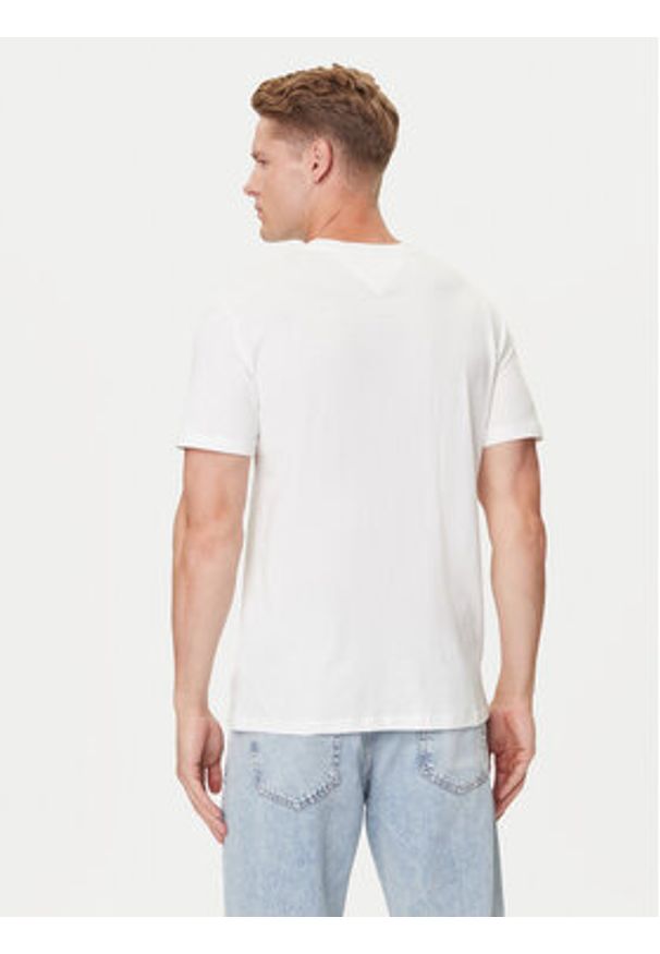 Tommy Jeans T-Shirt Pop Color Flag DM0DM21577 Biały Regular Fit. Kolor: biały. Materiał: bawełna