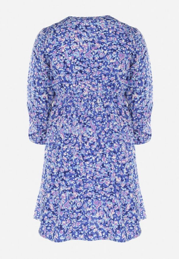 Born2be - Granatowa Kopertowa Sukienka Midi w Kwiaty z Gumką w Pasie i Głębokim Dekoltem Donata. Okazja: na co dzień. Typ kołnierza: dekolt w serek. Kolekcja: plus size. Kolor: niebieski. Wzór: kwiaty. Typ sukienki: kopertowe. Długość rękawa: długi rękaw. Sezon: jesień, wiosna. Styl: casual, klasyczny. Długość: midi
