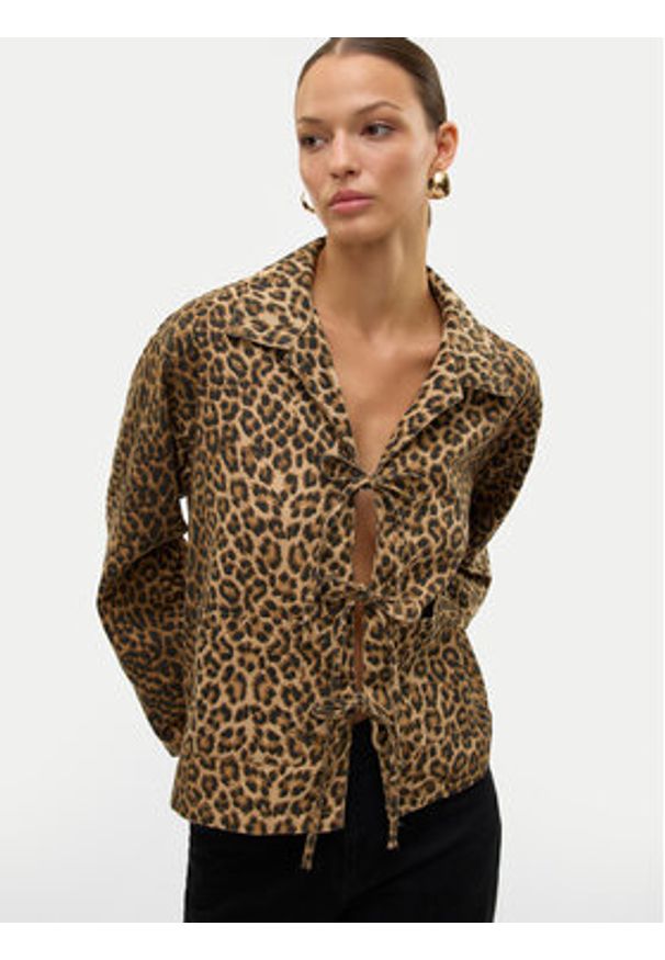 Vero Moda Kurtka przejściowa Kirby 10327896 Brązowy Regular Fit. Kolor: brązowy. Materiał: bawełna