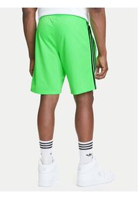 Adidas - adidas Szorty sportowe adicolor Firebird JY1340 Zielony Regular Fit. Kolor: zielony. Materiał: syntetyk. Styl: sportowy #5