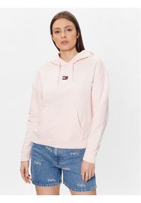 Tommy Jeans Bluza Badge DW0DW15411 Różowy Relaxed Fit. Kolor: różowy. Materiał: bawełna