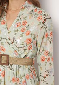 Born2be - Miętowa Rozkloszowana Sukienka Maxi z Kołnierzykiem i Plecionym Paskiem Celline. Kolor: miętowy. Wzór: aplikacja, kwiaty, nadruk. Typ sukienki: kopertowe. Długość: maxi #3