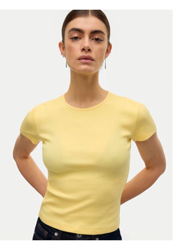 Vero Moda T-Shirt Chloe 10306894 Żółty jasny Tight Fit. Kolor: żółty. Materiał: bawełna