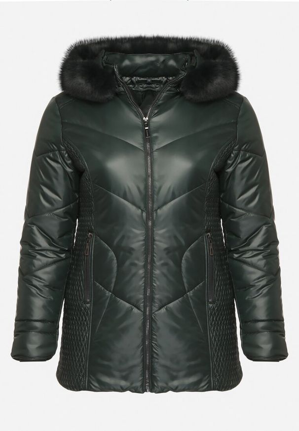 Born2be - Ciemnozielona Kurtka z Pikowanymi Przeszyciami i Kapturem z Futerkiem Vevea. Okazja: na spotkanie biznesowe, do pracy, na co dzień, na spacer. Kolekcja: plus size. Kolor: zielony. Materiał: futro. Styl: biznesowy, casual, elegancki
