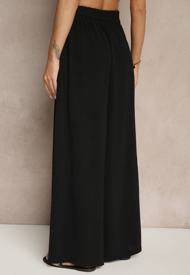 Renee - Czarne Spodnie z Bawełną o Szerokim Kroju High Waist z Paskiem Iveleldi. Stan: podwyższony. Kolor: czarny. Materiał: bawełna. Styl: elegancki