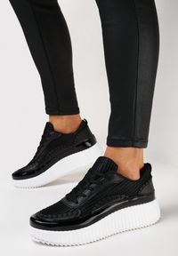 Born2be - Czarne Sneakersy z Patchworkową Cholewką i Tłoczoną Platformą Geridia. Kolor: czarny. Szerokość cholewki: normalna. Obcas: na platformie