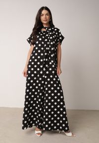 Born2be - Czarny Komplet w Kropki Bluzka z Wiązaniem przy Dekolcie i Szerokie Spodnie Chrirla. Kolor: czarny. Wzór: kropki #1