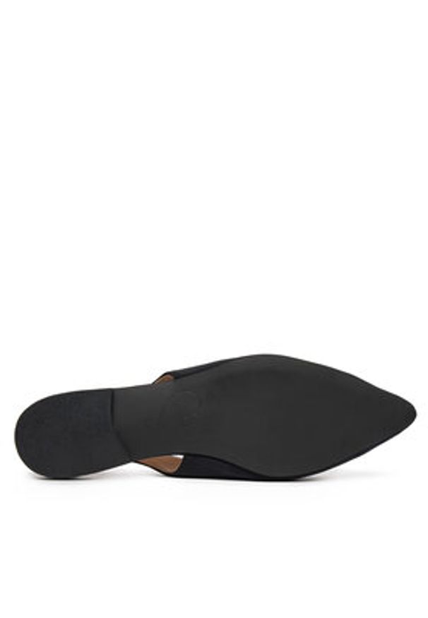 Love Moschino - LOVE MOSCHINO Baleriny JA11021G1MIM0000 Czarny. Kolor: czarny. Materiał: materiał