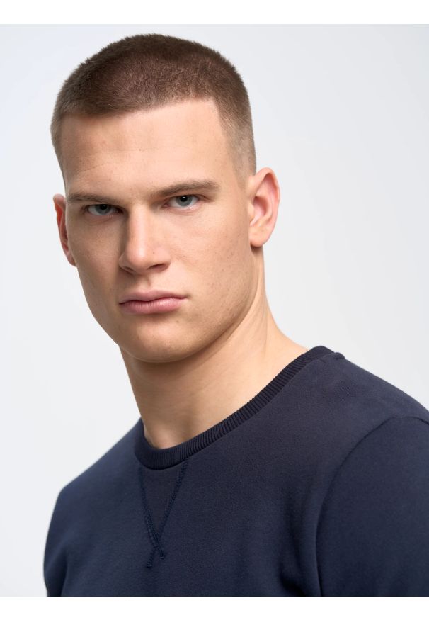 Big-Star - Bluza męska granatowa Marltones 403. Okazja: na co dzień. Kolor: niebieski. Materiał: bawełna, materiał. Styl: casual, sportowy