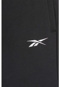 Reebok Classic spodnie dresowe bawełniane Res FL Pant kolor czarny z nadrukiem HS5795-CZARNY. Kolor: czarny. Materiał: bawełna, dresówka. Wzór: nadruk #4