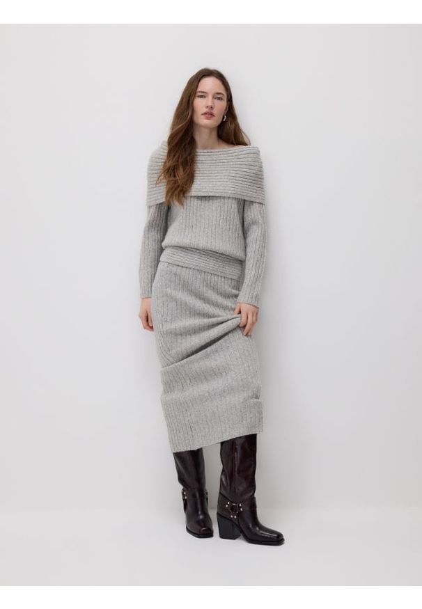 Reserved - Prążkowana spódnica - jasnoszary. Kolor: szary. Materiał: prążkowany