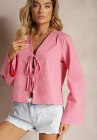Renee - Różowa Bluzka z Bawełny Narzutka z Wiązaniami i Rękawami Typu Nietoperz Delorea. Kolor: różowy. Materiał: bawełna #4