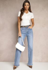 Renee - Biały Prążkowany T-shirt Polo z Bawełny Ozdobiony Guzikami Lilvivia. Okazja: na co dzień. Typ kołnierza: polo. Kolor: biały. Materiał: bawełna, prążkowany. Wzór: aplikacja. Styl: klasyczny, elegancki, casual