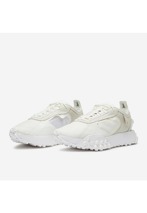 Buty sportowe Decathlon WLKR 76. Kolor: biały. Materiał: materiał, kauczuk. Szerokość cholewki: normalna. Wzór: geometria. Sezon: lato