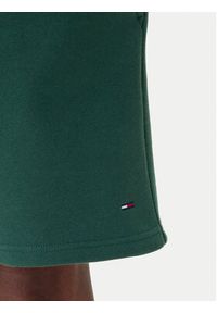 Tommy Jeans Szorty sportowe DM0DM21931 Zielony Regular Fit. Kolor: zielony. Materiał: bawełna. Styl: sportowy #2
