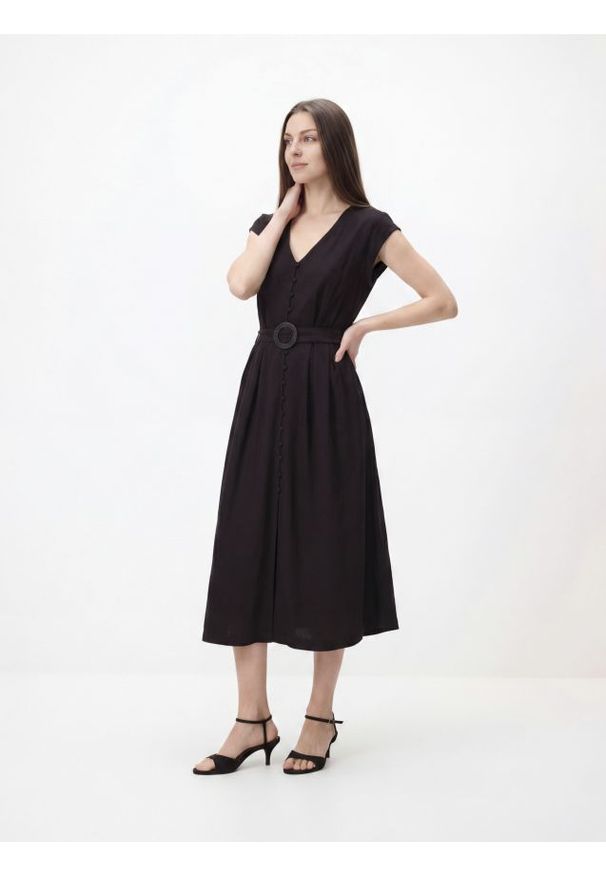 Reserved - Sukienka z dodatkiem lnu - ciemnobrązowy. Kolor: brązowy. Materiał: len