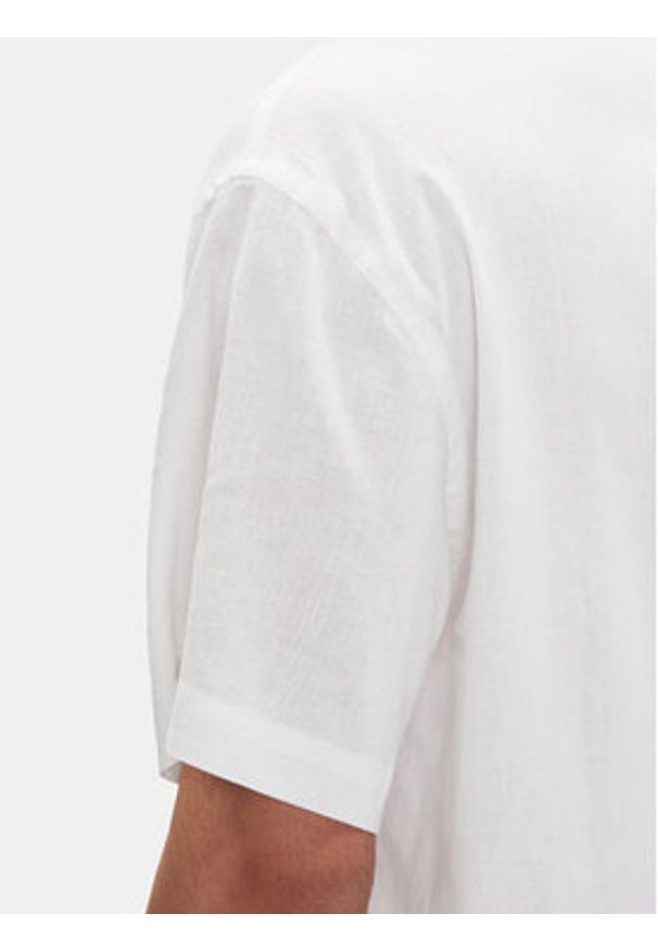 Emporio Armani Koszula EM000593 AF12356 U0002 Biały Regular Fit. Kolor: biały. Materiał: wiskoza, len