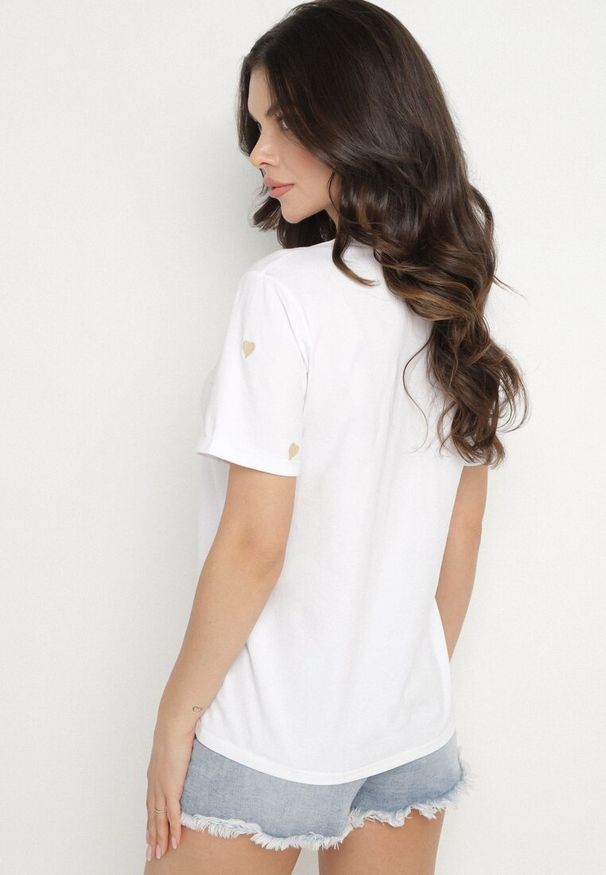 Born2be - Biało-Beżowy T-shirt z Bawełny w Serca Kolavelle. Okazja: na spacer, na co dzień. Kolor: biały. Materiał: bawełna. Styl: casual, klasyczny