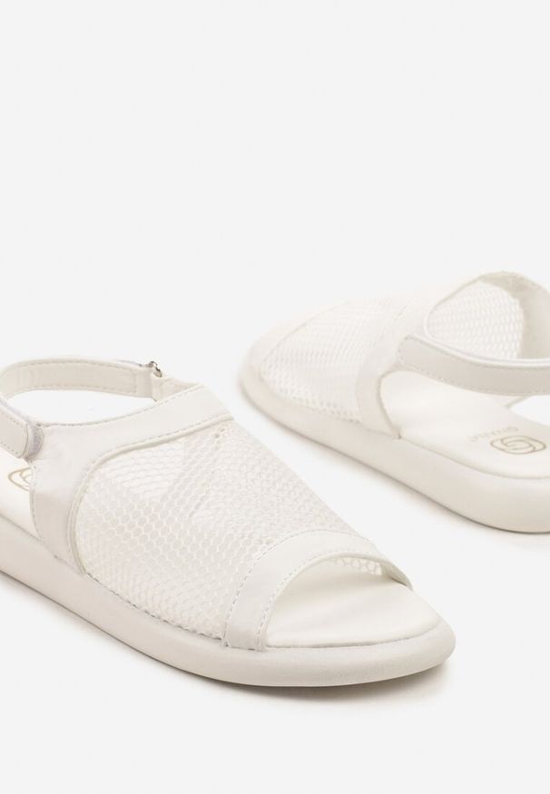 Born2be - Białe Sandały z Siateczkową Cholewką Ranevia. Okazja: na co dzień, na spacer. Zapięcie: rzepy. Kolor: biały. Styl: elegancki, casual