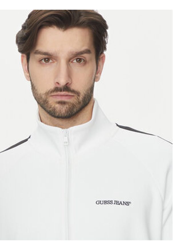 Guess Jeans Golf M5GQ29 KB212 Biały Regular Fit. Typ kołnierza: golf. Kolor: biały. Materiał: syntetyk