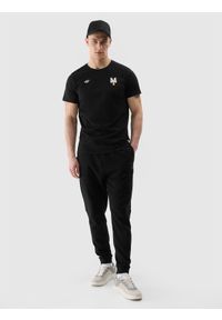 4f - 4F T-shirt regular z nadrukiem uniseks 4F x Drift Masters - czarny 3XL. Okazja: na co dzień. Kolor: czarny. Materiał: bawełna, dzianina, jersey. Wzór: nadruk. Styl: klasyczny, casual, sportowy #2