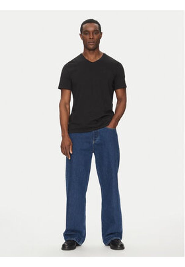 Calvin Klein Jeans T-Shirt LV040HM298 Czarny Regular Fit. Kolor: czarny. Materiał: bawełna