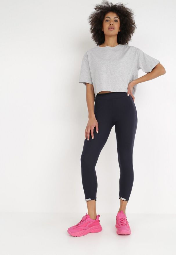 Born2be - Granatowe Legginsy Pirius. Okazja: na co dzień. Stan: podwyższony. Kolor: niebieski. Długość: długie. Wzór: aplikacja. Styl: casual, sportowy