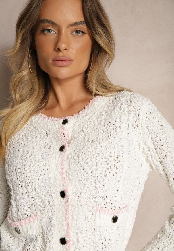 Renee - Beżowy Kardigan Rozpinany z Wiskozą i Imitacją Kieszeni Lialisa. Okazja: na spotkanie biznesowe, na co dzień, do pracy. Kolor: beżowy. Materiał: wiskoza. Styl: elegancki, biznesowy, casual
