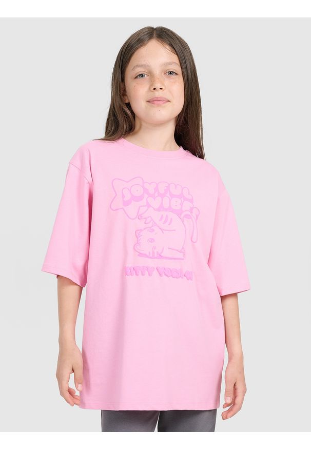 4f - 4F T-shirt oversize z nadrukiem dziewczęcy - różowy 164 (13-14 lat). Okazja: na co dzień. Kolor: różowy. Materiał: bawełna, jersey. Wzór: nadruk. Sezon: lato. Styl: klasyczny, sportowy, casual