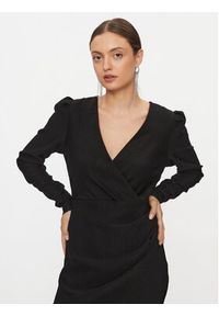 YAS Sukienka codzienna 26031704 Czarny Regular Fit. Okazja: na co dzień. Kolor: czarny. Materiał: wiskoza. Typ sukienki: proste. Styl: casual #4