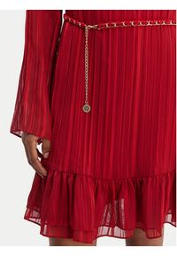 Guess Sukienka codzienna W6RK37 WJ712 Czerwony Regular Fit. Okazja: na co dzień. Kolor: czerwony. Materiał: syntetyk. Typ sukienki: proste. Styl: casual #2