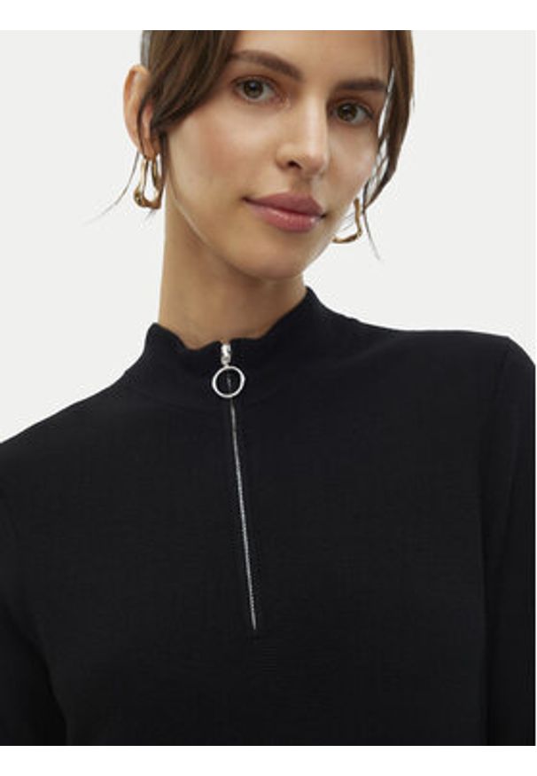 Vero Moda Sukienka dzianinowa Nancy 10309303 Czarny Loose Fit. Kolor: czarny. Materiał: syntetyk